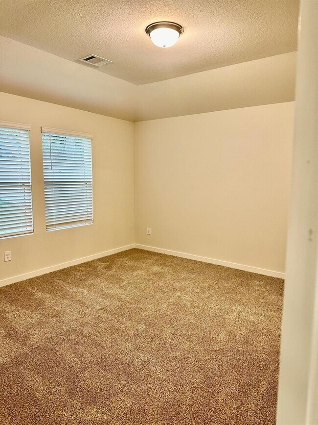 Building Photo - 1729 Succotash Oak Ct