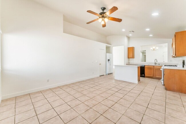 Building Photo - Charming Single-Story Living with Spacious Comfort!
