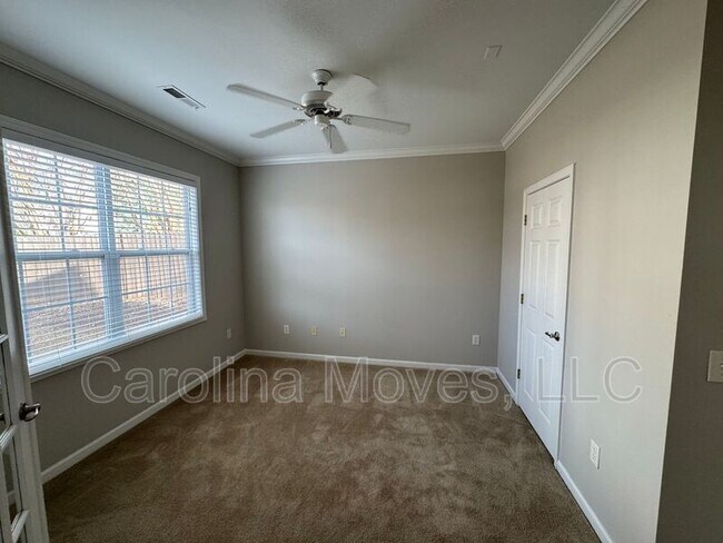 Building Photo - 104 Shairpin Ln