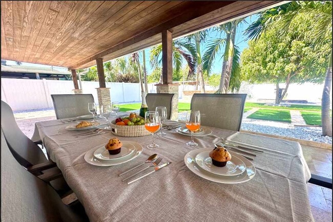 Building Photo - 4211 NE 13th Ave