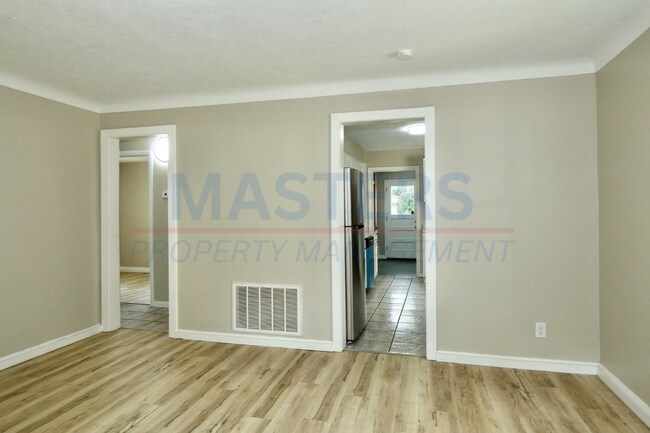 Building Photo - 5133 Adella St