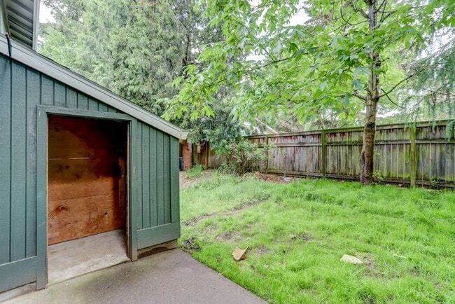 Building Photo - 2 bedroom 1 bath with Garage available and...