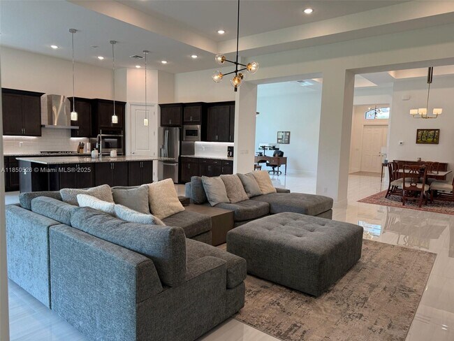 Building Photo - 12150 Bastille Cir S