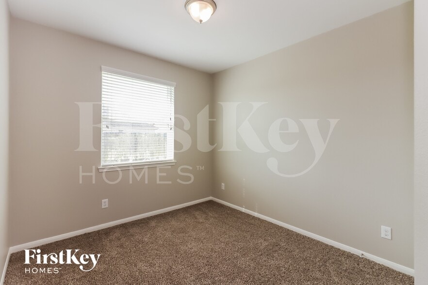 Building Photo - 1500 Foshee Ct