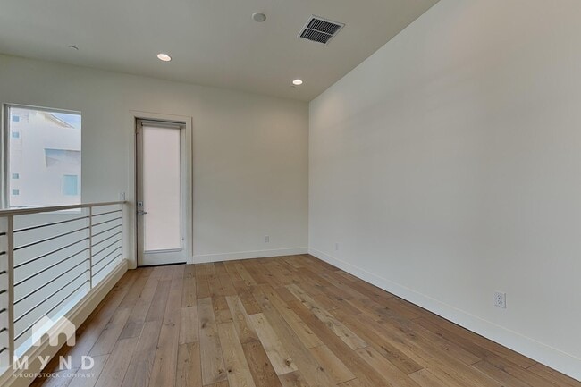 Building Photo - 6807 E Orion Dr
