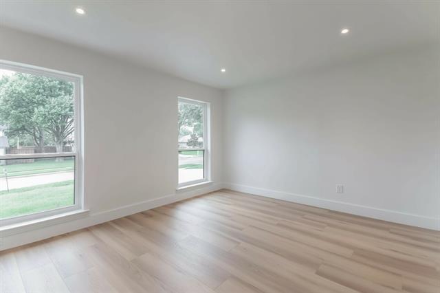 Building Photo - 2418 Grandview Dr