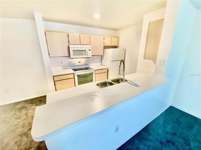 Building Photo - 5459 Vineland Rd