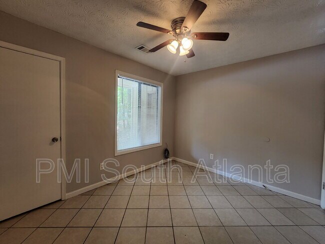 Building Photo - 107 Spring Ct