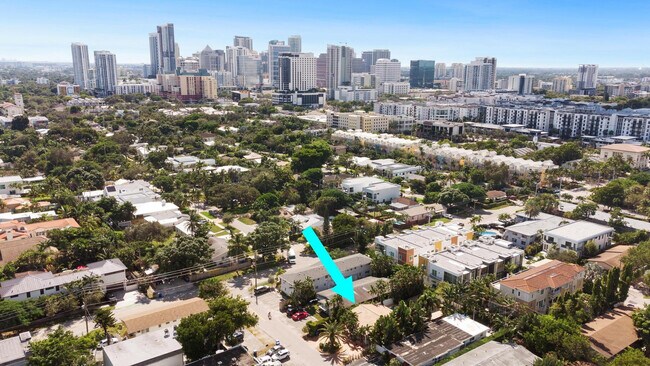 Building Photo - 609 NE 9th Ave