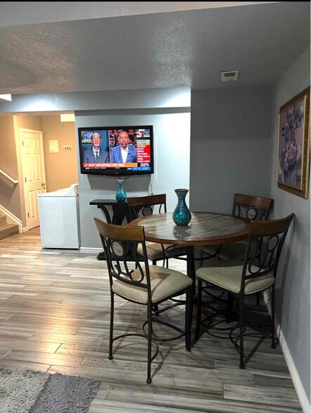 Building Photo - 4108 Liverpool St