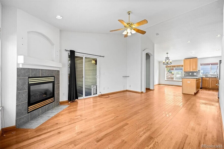 Living Room - 4623 E 127th Pl