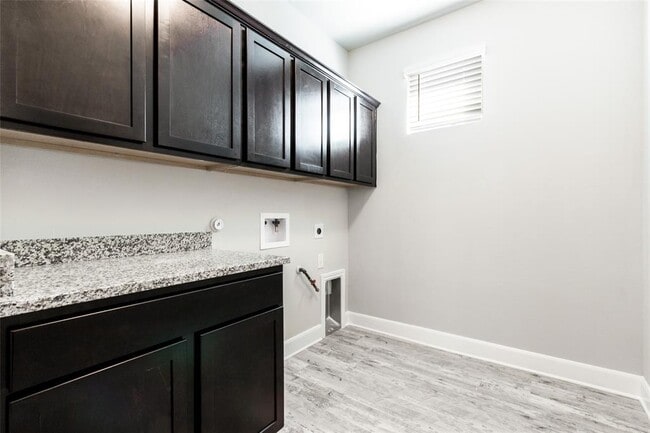 Building Photo - 9301 Alex Ln