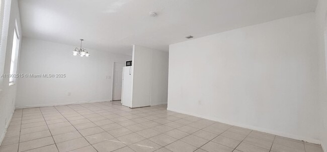 Building Photo - 2781 NW 13th Ct