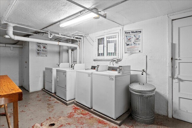 Building Photo - 118 N Westmoreland Ave