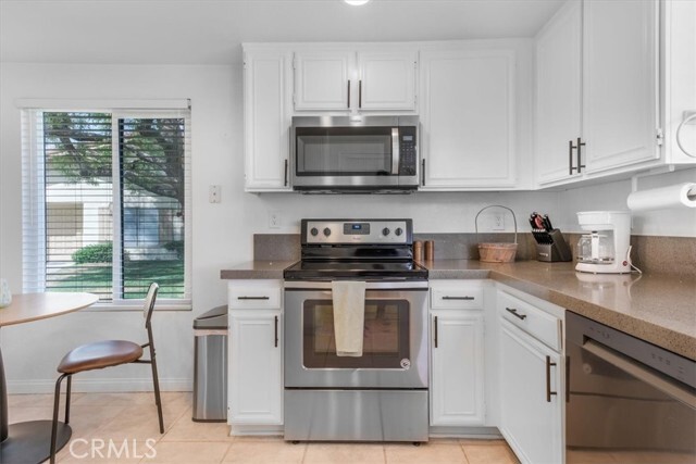 Building Photo - 332 Villena Way