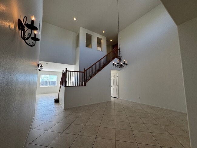 Building Photo - Spacious 4 bedroom in Murrieta for rent!