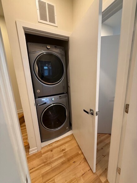 Laundry - 2256 Dickinson St