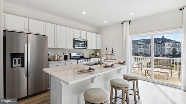 Building Photo - 212 Macoun Way
