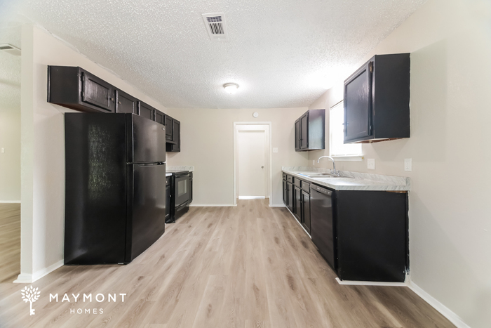 Building Photo - 638 Matador Dr