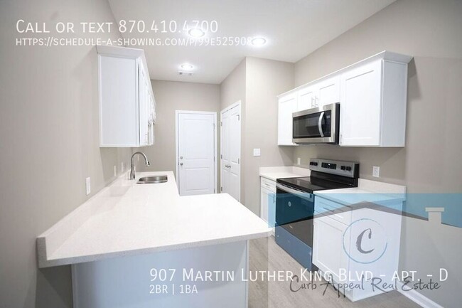 Building Photo - First month move in special $800!!  Luxury...