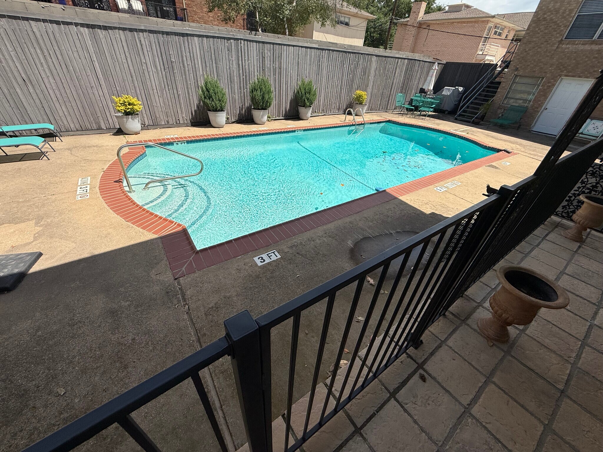 Building Photo - 8604 Baltimore Dr