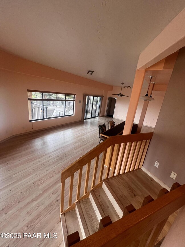 Building Photo - 3160 Rainbow Ridge Dr