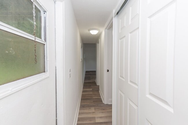 Building Photo - 2 Bed/1 Bath Trailer in Berkeley Springs