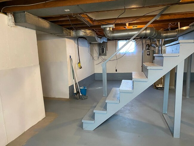 Building Photo - Charming 2 Bed / 1 Bath Cape Cod in Camp Taylor