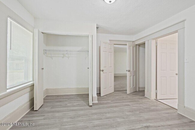 Building Photo - 3058 Rosselle St