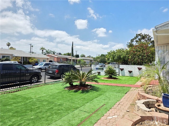 Building Photo - 8834 Stansbury Ave