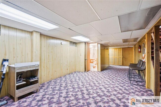 Building Photo - 16 Phyllis Pl