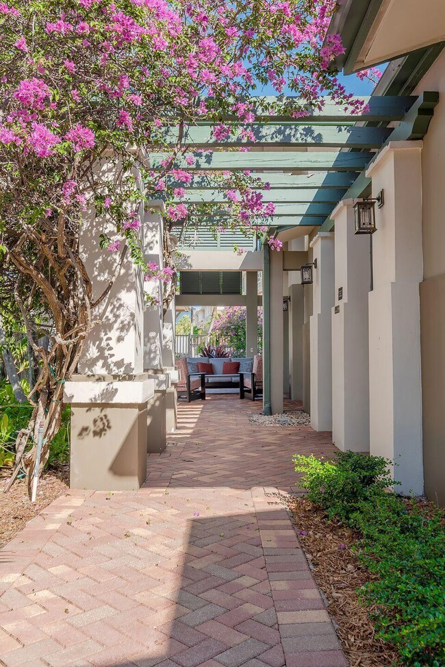 Building Photo - 810 Marina Del Ray Ln