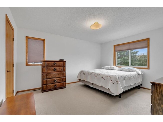Building Photo - 304 7th Ave S