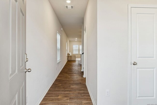 Building Photo - 4550 Meerkat Dr