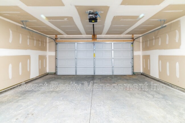 Building Photo - 7452 Game Bird St