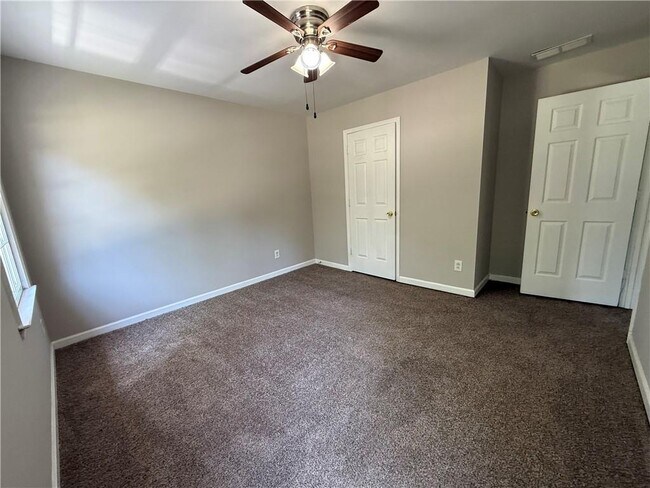 Building Photo - 1544 Acorn Forest