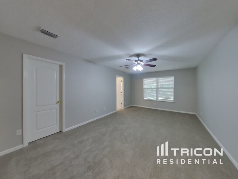 Building Photo - 746 Roland Lakes Dr