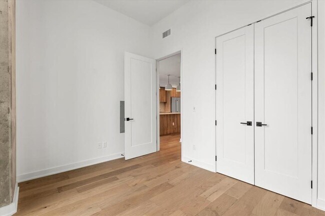 Building Photo - 84 East Ave