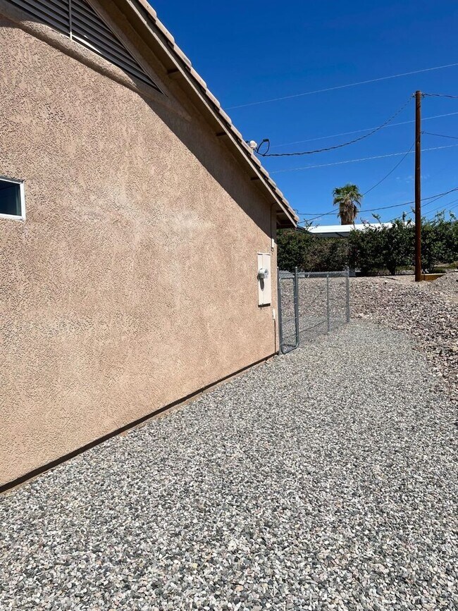 Building Photo - 2315 Flagship Dr