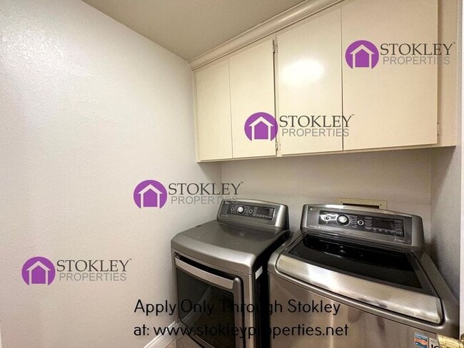 Building Photo - 5958 Vía del Cielo