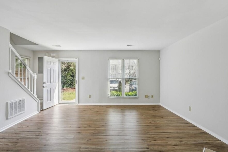 Building Photo - 1509 Kilmuir Way