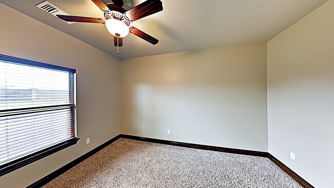 Building Photo - 4 Bedroom home in Rose Creek - DEER CREEK SCHOOLS