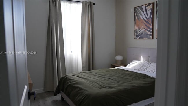 Building Photo - 549 NW 204th St