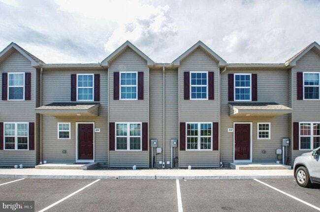 Building Photo - 520 Arietta Ct