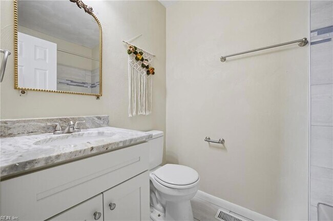 Building Photo - 108 Marcy St