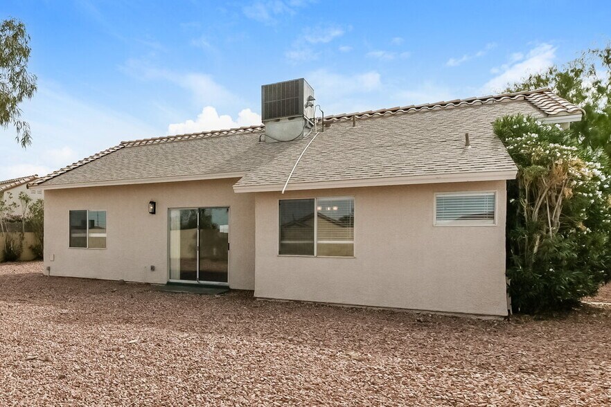 Building Photo - 390 Lombardy Cir