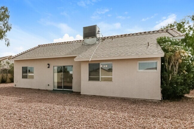 Building Photo - 390 Lombardy Cir