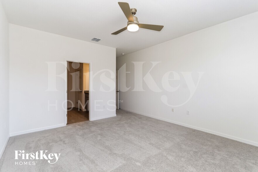 Building Photo - 340 Corbel Ln