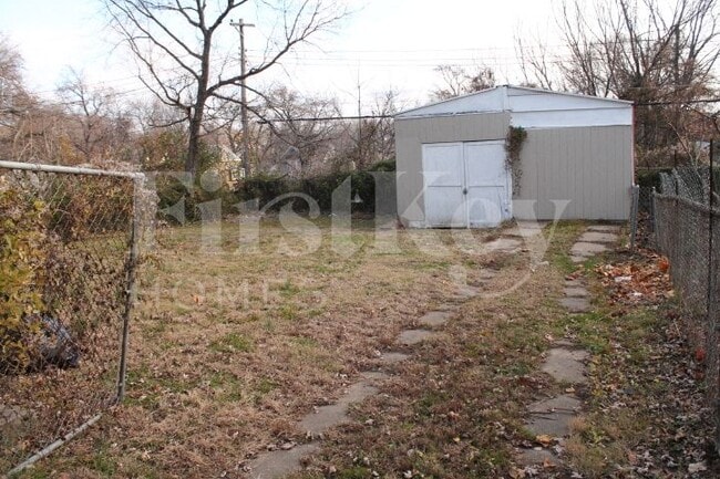 Building Photo - 2507 Quincy St