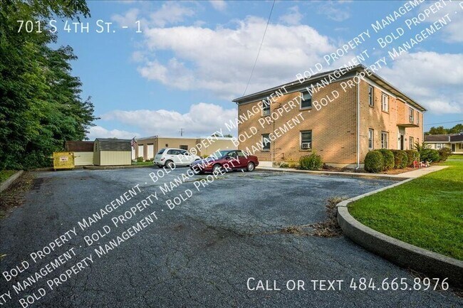 Primary Photo - 701 S 4th St